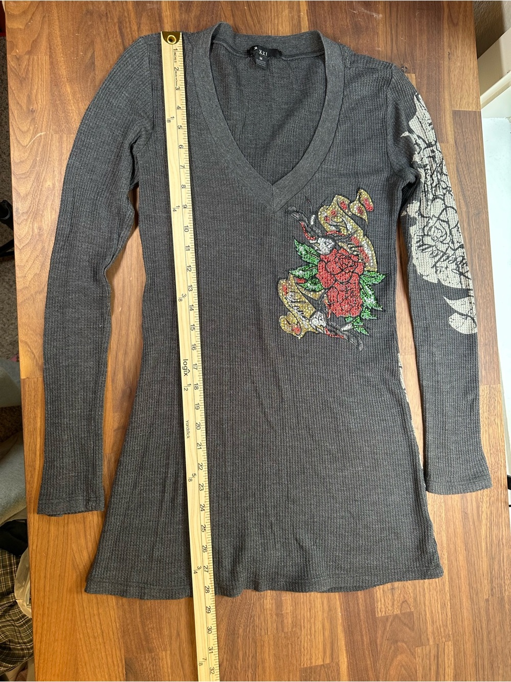 V-Neck Long Sleeve Floral Embellished Top - Gray y2k
